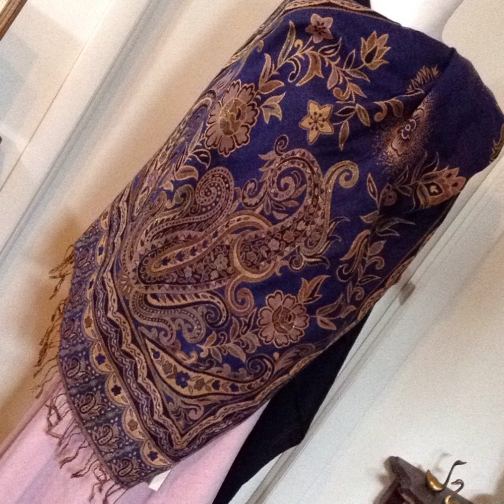 NWT Large Wrap/scarf